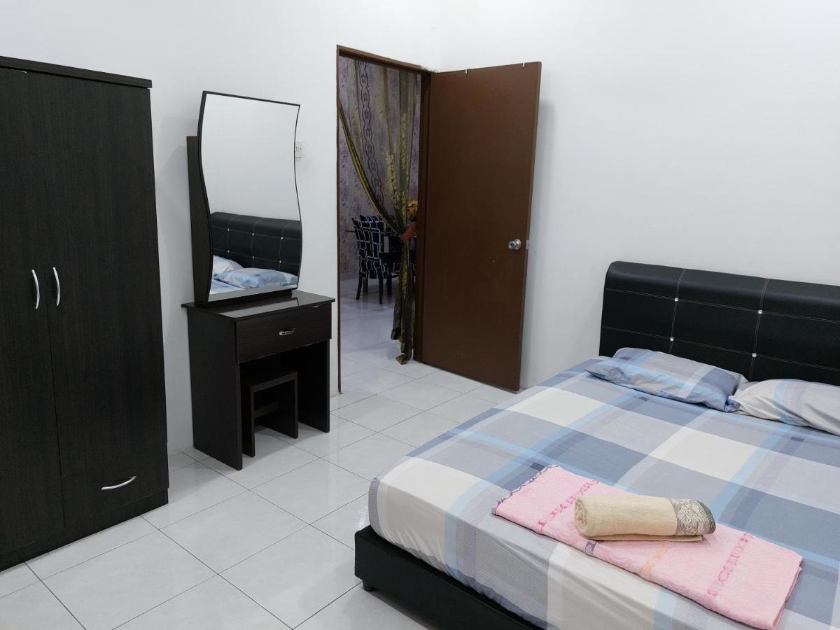 Pelangi Homestay Bota Exterior foto