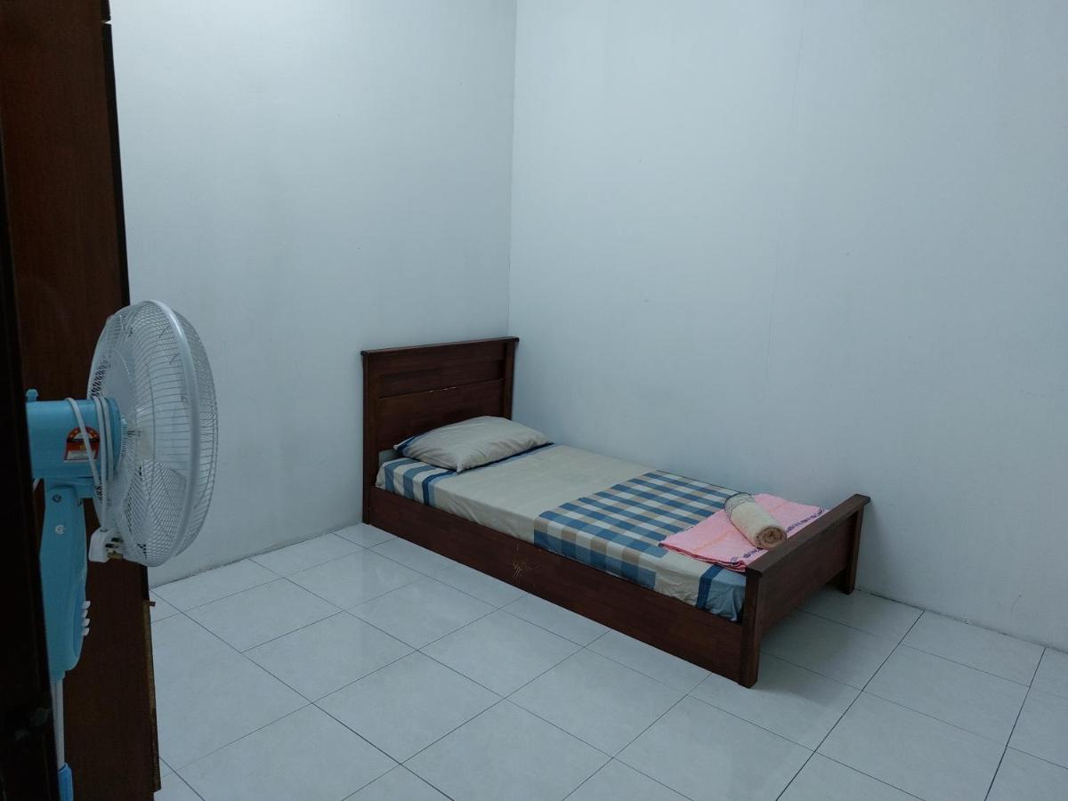 Pelangi Homestay Bota Exterior foto