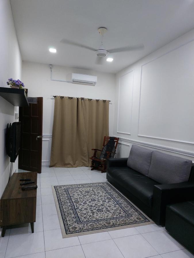 Pelangi Homestay Bota Exterior foto